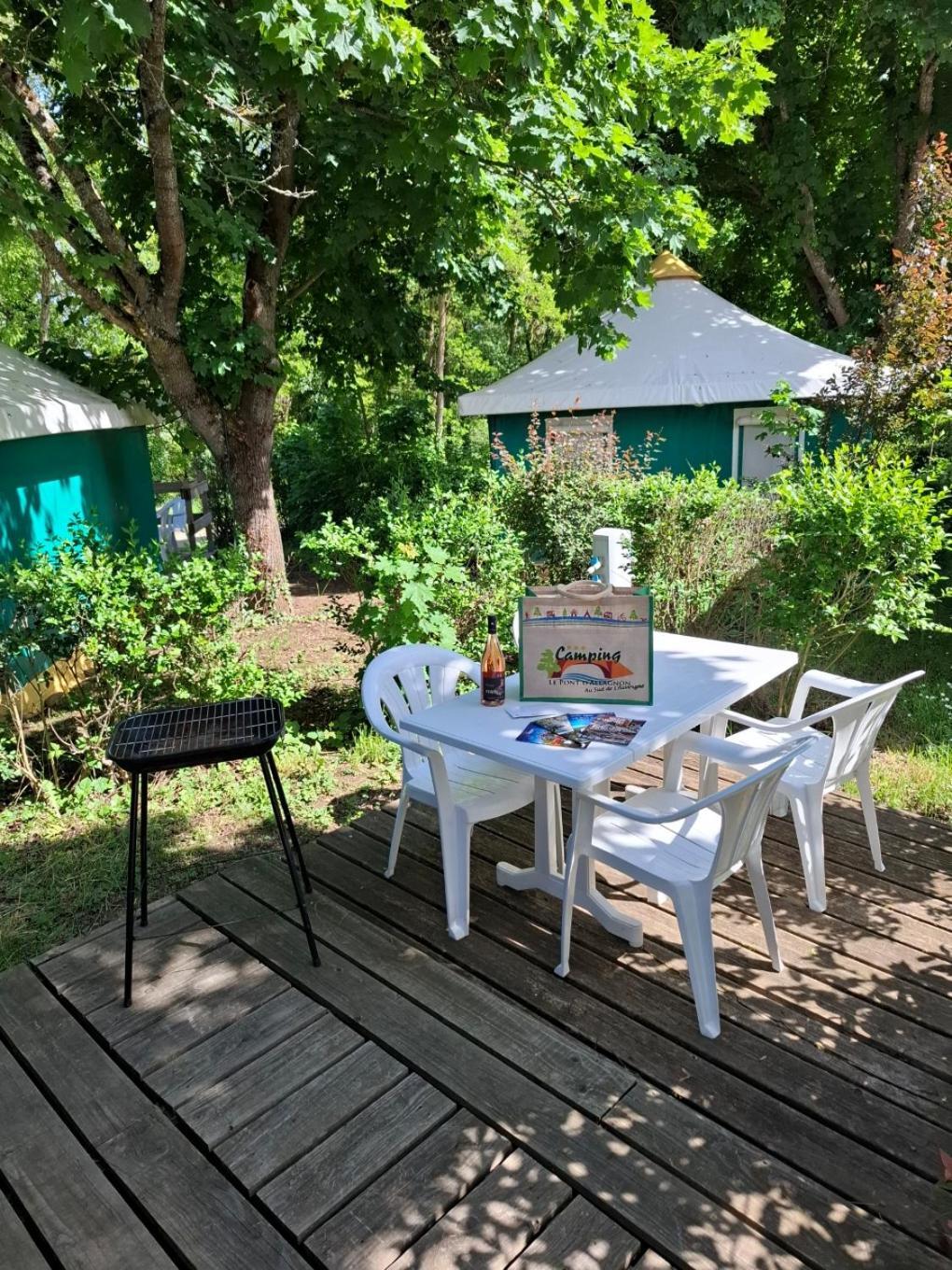 Camping Le Pont D'Allagnon Lempdes sur Allagnon Exteriér fotografie